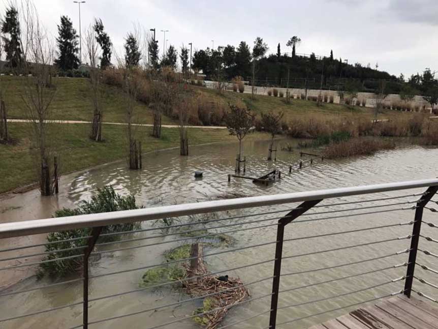 Parque de La Marjal inundado tras lluvias torrenciales.