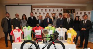 Mikel Landa y Chris Froome liderarán el pelotón de la Vuelva Ciclista a Andalucía
