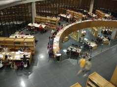 La Universidad de Málaga estrena una Biblioteca India con más de 10.000 libros