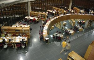 La Universidad de Málaga estrena una Biblioteca India con más de 10.000 libros