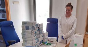 El Laboratorio de Neurociencia de la UAL dona material a las Urgencias de la Bola Azul