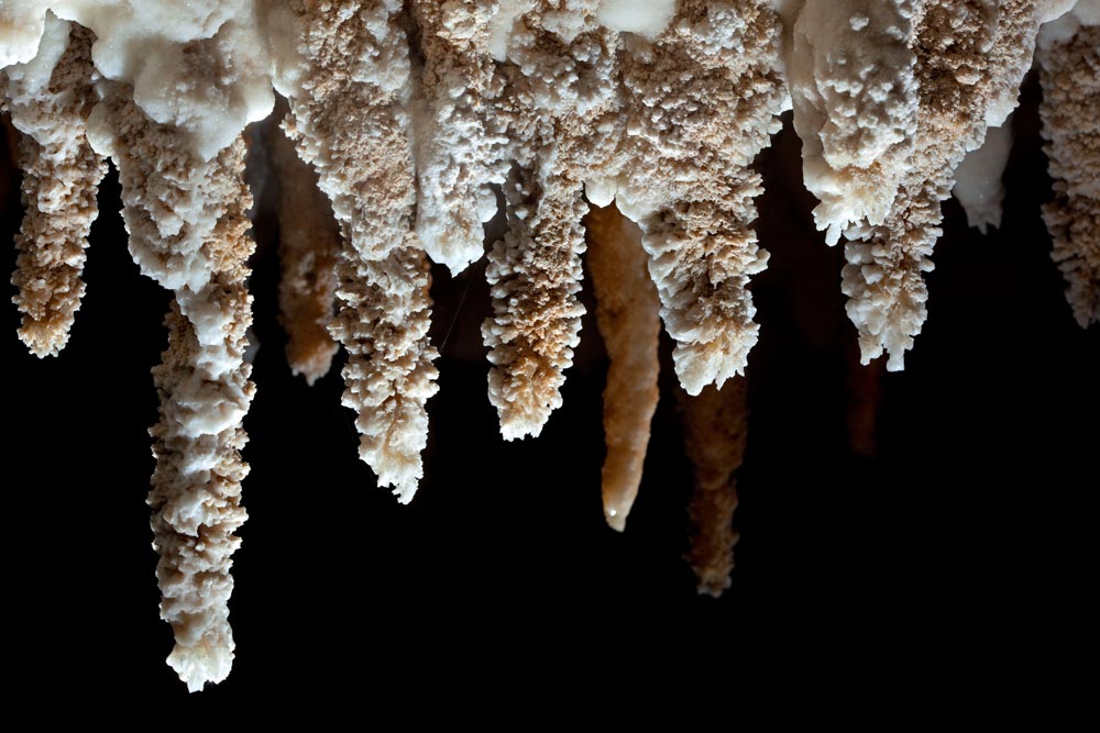 Estalactitas de yeso de las Cuevas de Sorbas.