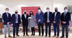 Una estudiante de la UMH recibe una ayuda de 6.000 euros de la Fundación Pedro y Noemí Parejo Martínez