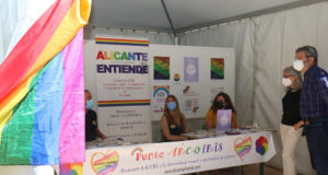 La UA celebra el Día Internacional contra la Homofobia, la Transfobia y la Bifobia