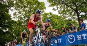 El triatleta de la UA, Fernando Alarza, logra una cuarta posición en la última prueba antes de los Juegos de Tokio