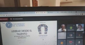 Roberto Luna responde en la UAL a las seis preguntas clave que dan respuesta a saber ‘Liderar desde el talento’