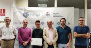La UAL premia a su alumno Juan Francisco Cuevas, doble medallista nacional en Física y en Matemáticas