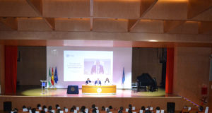 La UAL entrega sus premios y reconocimientos a PAS, PDI y personal jubilado