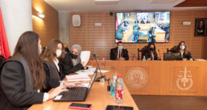 Estudiantes de Derecho realizan las primeras simulaciones de juicios en el aula judicial de la UMU