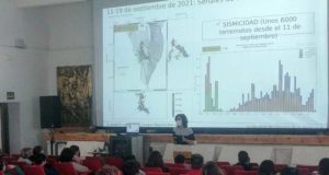 Alumnos de Jaén descubren las tecnologías aplicadas al estudio del volcán de La Palma