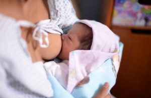 La jornada laboral continua apenas afecta a la decisión de tener el primer hijo, pero reduce de forma apreciable el nacimiento de los siguientes hijos