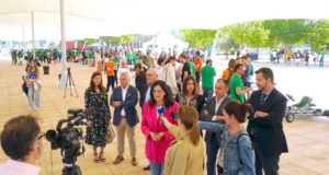 La rectora celebra el acuerdo con los sindicatos para la mejora salarial de la plantilla de la Universidad