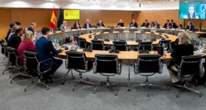 El Ministerio y las autonomías estudiarán las fórmulas para destinar a universidades el 1% del PIB