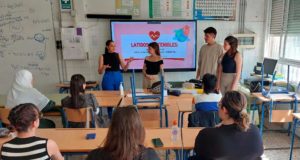 Estudiantes de la UAL imparten talleres escolares sobre el impacto ambiental en las enfermedades cardiovasculares