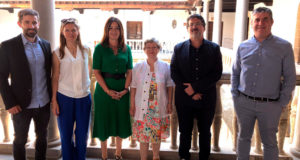 La UGR recibe más de 500 volúmenes de la biblioteca particular de la familia Velis Blinova