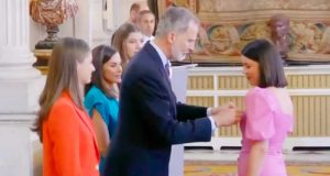 Una profesora de la UGR, condecorada por Felipe VI con la Orden del Mérito Civil