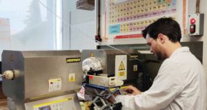 Así funciona la pirólisis, una tecnología más efectiva y ecológica para reciclar plástico