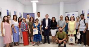 La UAL entrega 19 becas a estudiantes refugiados