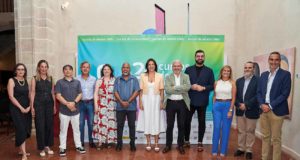 El presentador Manu Sánchez relata su experiencia con el cáncer en los Cursos de Verano de la UMA