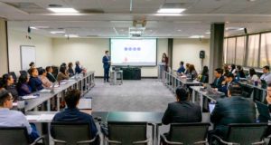 Un profesor de la UJA diseña un programa de formación para el cuerpo diplomático de El Salvador