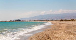 Vuelve la normalidad a la playa almeriense donde se prohibió el baño por la mala calidad de sus aguas