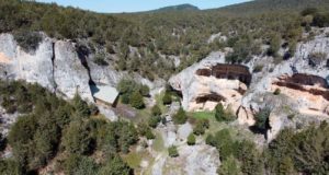 El Valle de Arlanza abrirá en otoño «La senda de los Neandertales», Cueva Millán estrenará cubierta y el abrigo de El Estillín cerramiento