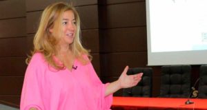 Leonor Gallardo, Premio COLEF Asturias 2025 por ser “pionera en el ámbito de la gestión deportiva, la innovación y la investigación aplicada al deporte”