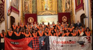 La UCAM gradúa en economía y dirección de empresas a estudiantes de más de 30 países