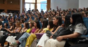 La Universidad de Huelva relanza su Programa de Alojamiento Alternativo para Mayores y Estudiantes