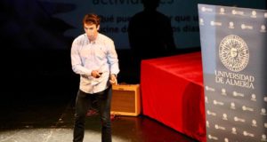 La UAL dedica su primera cita con la divulgación científica a los robot sociales y para los cuidados
