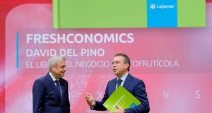 Cajamar analiza el mercado de productos frescos en un nuevo libro