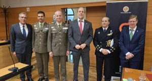 Las nuevas formas de guerra híbrida, a debate en unas jornadas de Seguridad y Defensa de la UJA