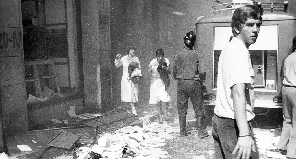 Atentado contra la sede de UGT en Pamplona, en 1980. Foto: Diario de Navarra.