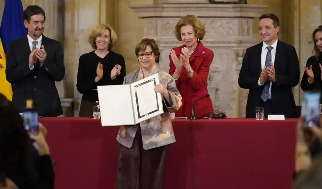 Piedad Bonnet recibe el Premio Reina Sofía de Poesía Iberoamericana