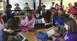 Los futuros docentes ‘suspenden’ en competencias digitales: no reciben la formación adecuada