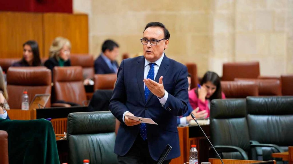 José Carlos Gómez Villamandos en el Parlamento andaluz.