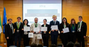 El V Torneo Interno de Debate de la UJA plantea la sostenibilidad del modelo turístico actual