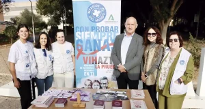 Información y test rápidos en la UAL por el Día contra el Sida