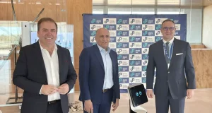 Una empresa surgida en la UA instalará en México la primera planta de montaje de robots colaborativos de América