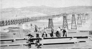 Este es el puente de hierro más largo de la red ferroviaria española: lo hizo Eiffel y mide 600 metros