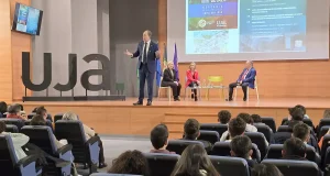 Cerca de 6.000 estudiantes de Secundaria tienen un primer contacto con la universidad en la UJA