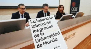 La inserción laboral a los cuatro años de terminar en la UMU los estudios llega al 78 por ciento