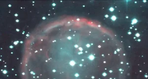 Hallazgo insólito: una nebulosa planetaria destruyó su sistema solar y conservó restos de un exoplaneta