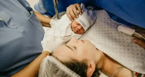 Las matronas son fundamentales para que se desarrolle un parto natural