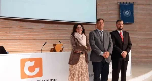 Antonio Peláez toma posesión como decano de Turismo de la UMA