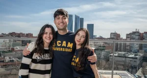 Vocación, innovación y cercanía: así se presenta la UCAM en AULA 2025