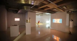 La última producción de Aura Vega, en la sala de exposiciones de Bellas Artes de la UMA