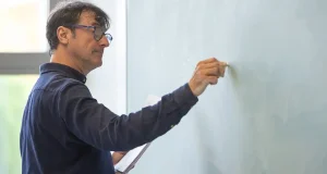 La Universidad de Huelva investirá como Doctor Honoris Causa al profesor Luis Alberiko Gil Alaña