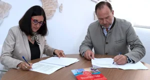 Caja Rural del Sur y la UHU otorgarán 110 becas a estudiantes el próximo curso