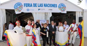 La Feria de las Naciones de la UAL transforma el campus en punto de encuentro multicultural
